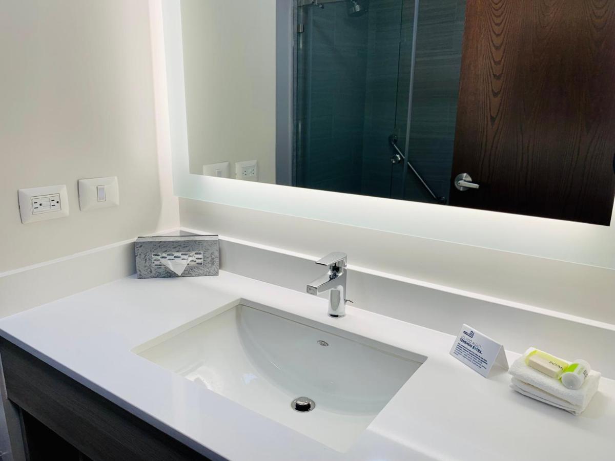 Holiday Inn Express - Guadalajara Vallarta Poniente By Ihg Zapopan Exterior photo