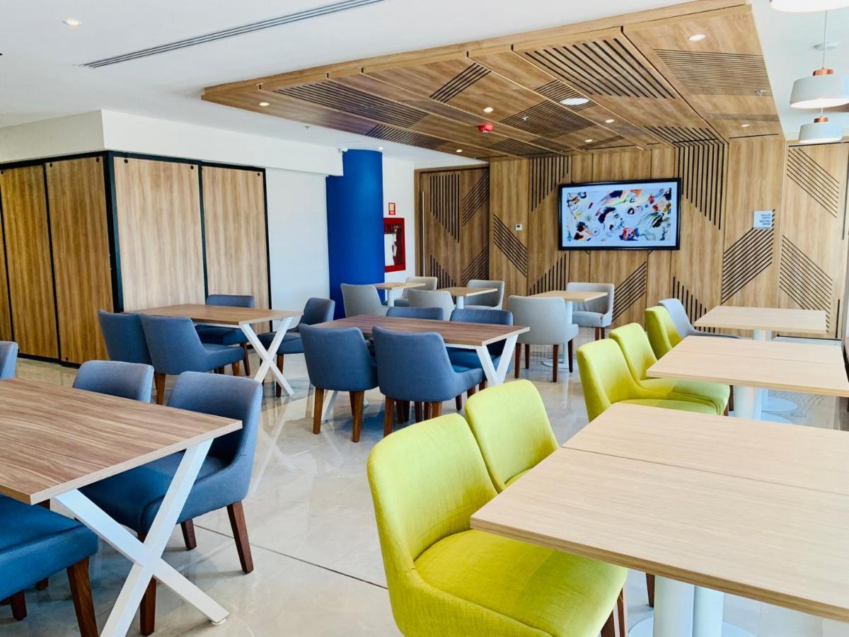Holiday Inn Express - Guadalajara Vallarta Poniente By Ihg Zapopan Exterior photo